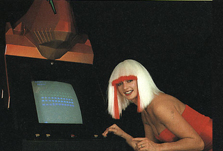 Illustration for article titled Giant Plastic Alien Heads, Badass Fantasy Art & Video Games